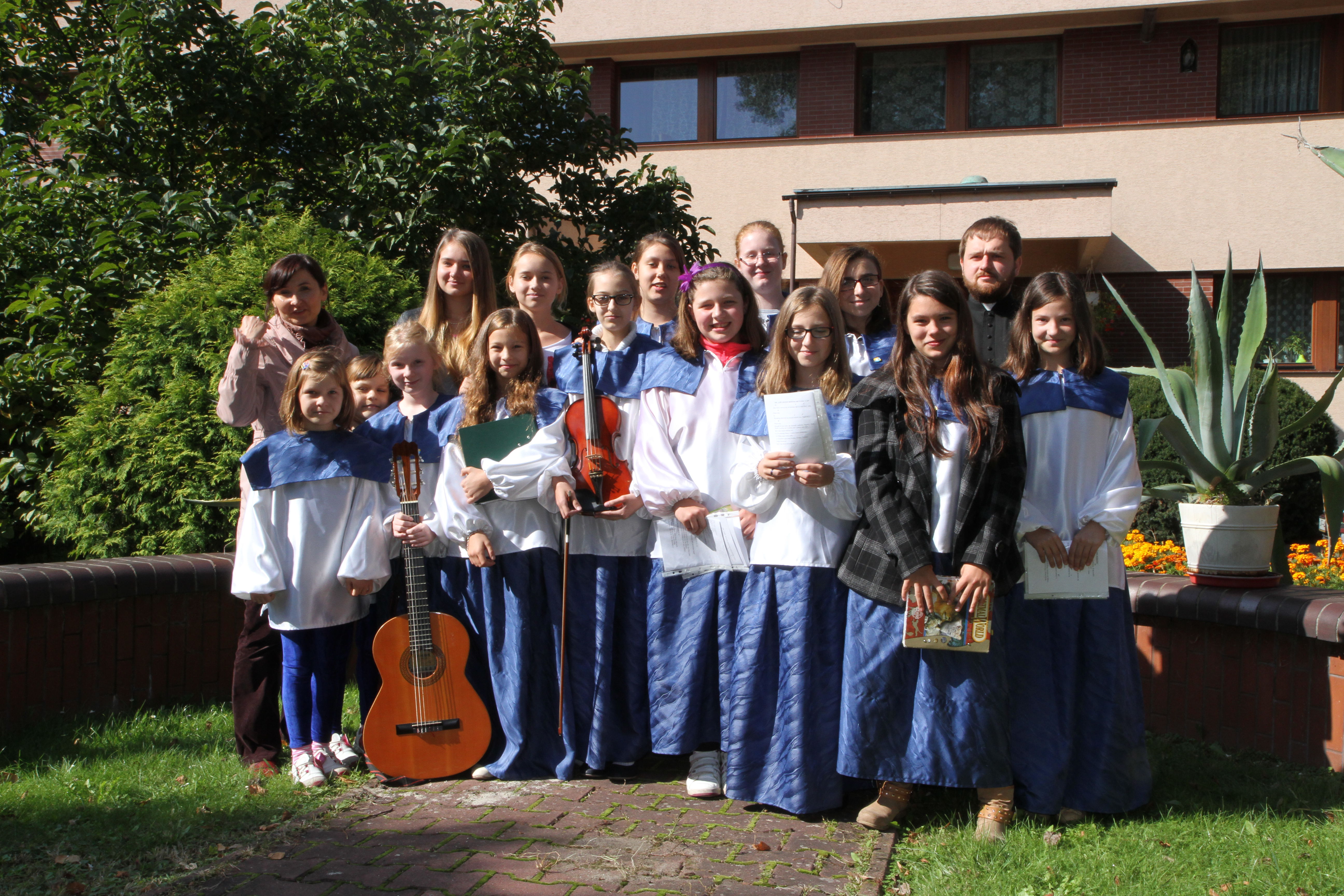 schola M